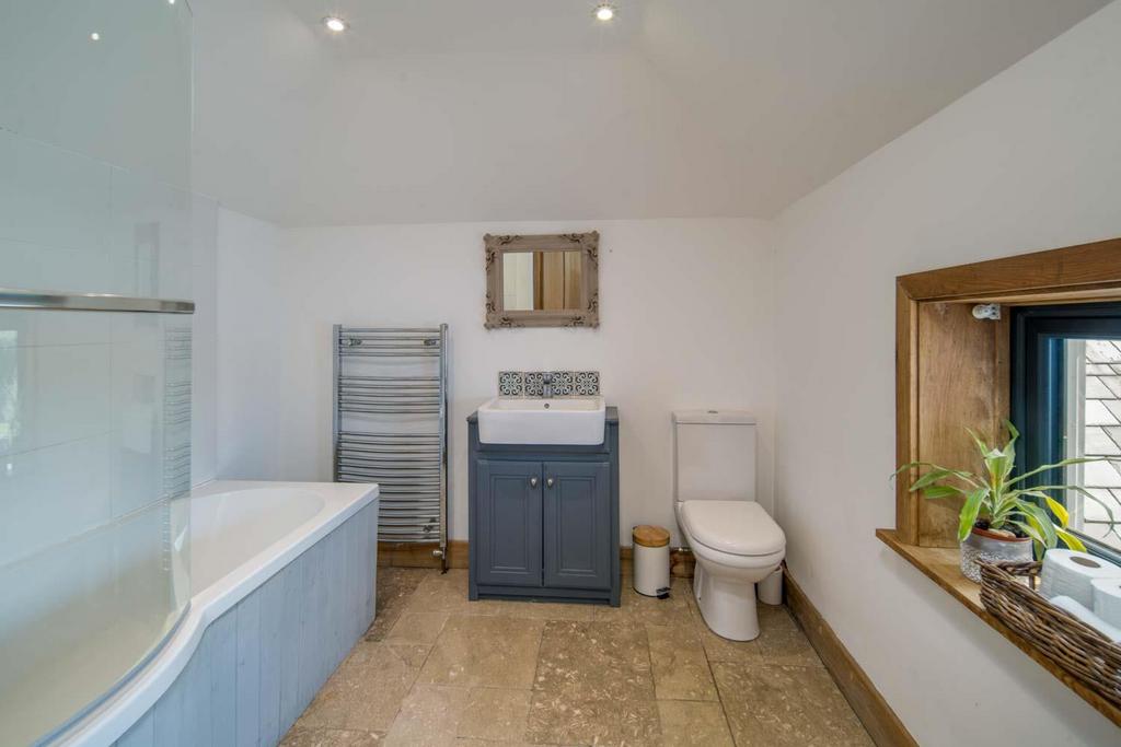 Bedroom 2 En-Suite
