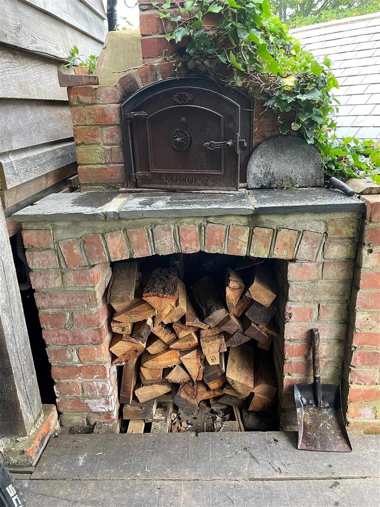 Pizza oven