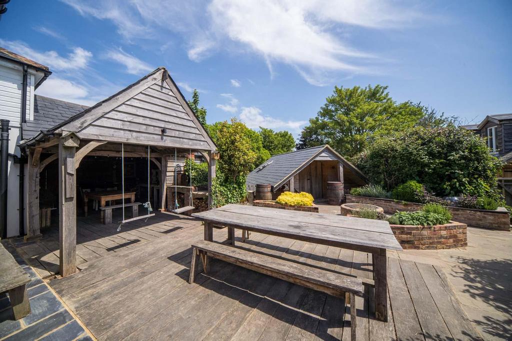 Rear Garden/Bar