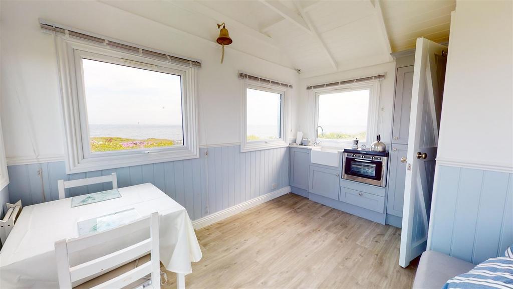 Beach-Hut-2-06092023 170627.jpg