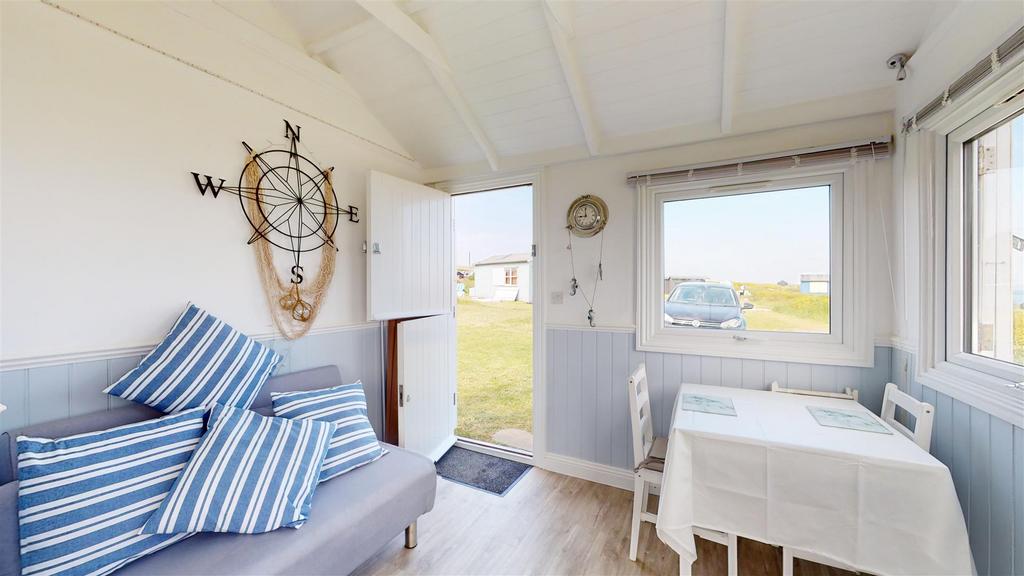 Beach-Hut-2-06092023 170712.jpg