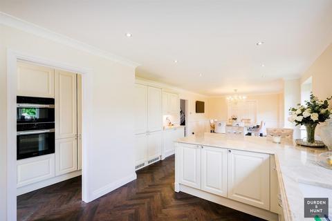 13 The Paddocks, Stapleford Abbotts, Romford, RM4 1HG