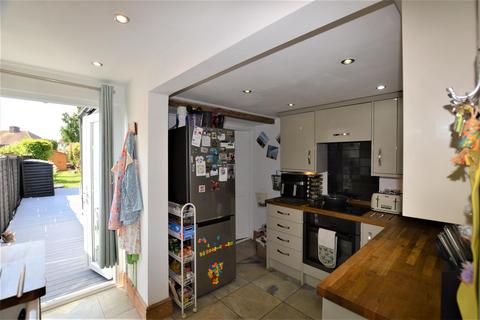 3 bedroom end of terrace house for sale, New Road, Croxley Green, Rickmansworth