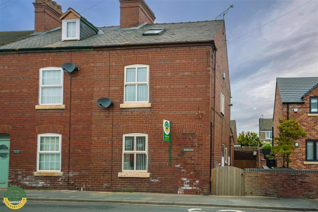 Main Street, Hatfield Woodhouse, Doncaster 2 bed cottage for sale £