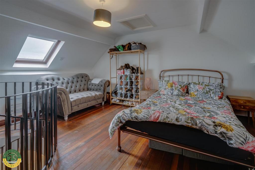 Bedroom 2- 1.jpg