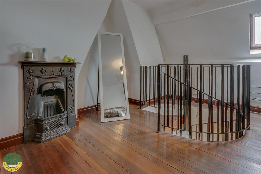 Bedroom 2- 3.jpg