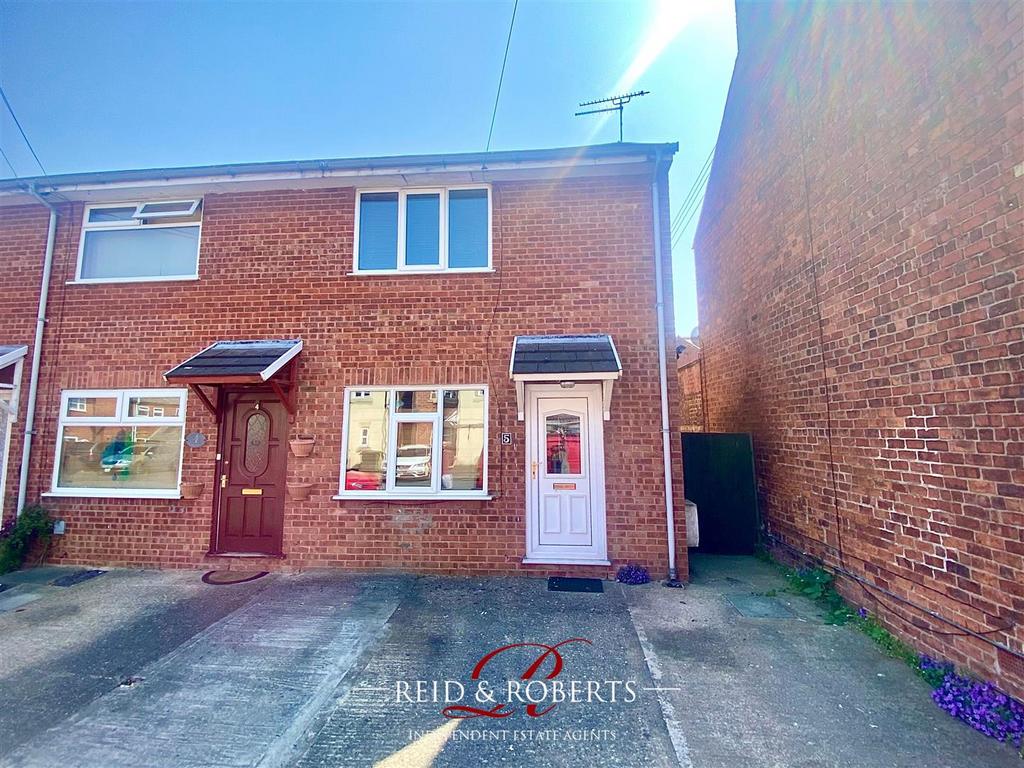 Offa Court, Johnstown, Wrexham 2 bed house for sale £134,950