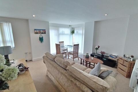 2 bedroom apartment for sale - Kings Road, Marina, Swansea