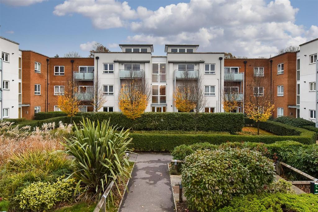 Canalside, Watercolour, Redhill 1 bed apartment £1,200 pcm (£277 pw)