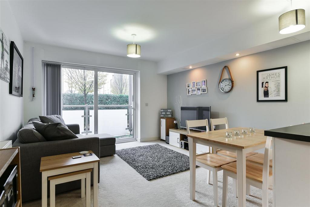 Canalside, Watercolour, Redhill 1 bed apartment £1,200 pcm (£277 pw)