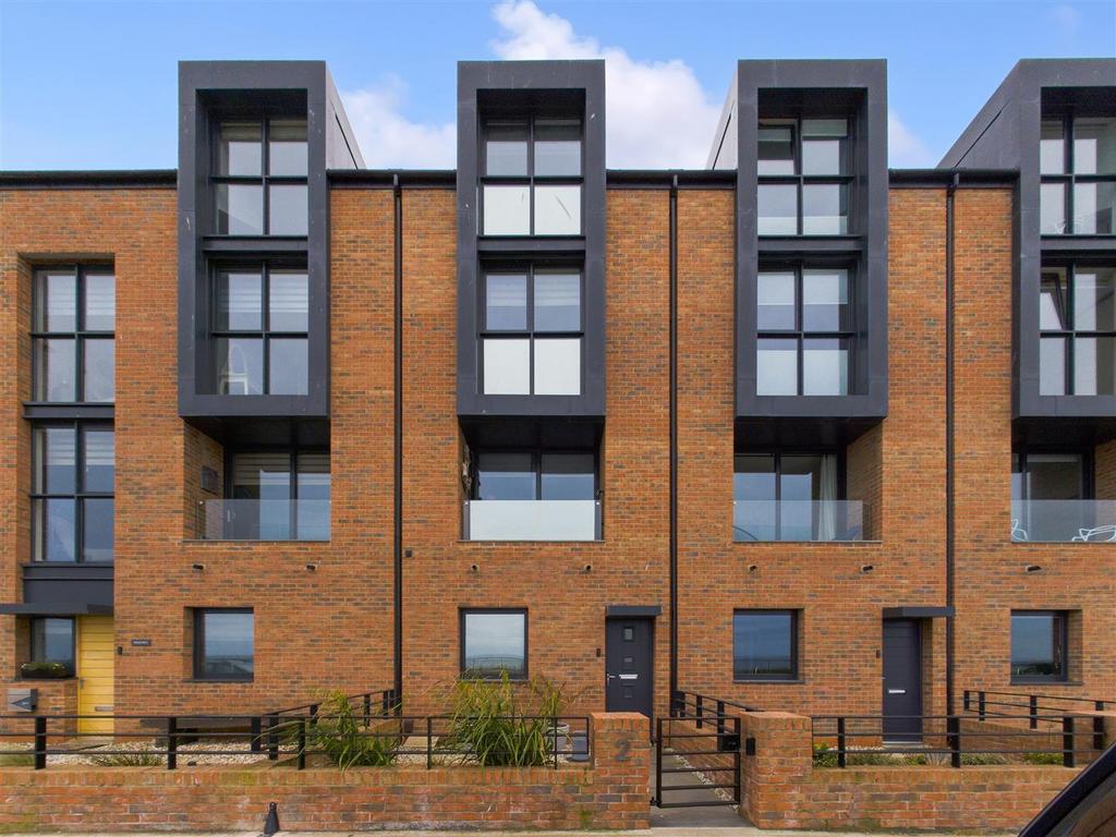 Promenade, Whitley Bay 4 bed townhouse for sale £515,000