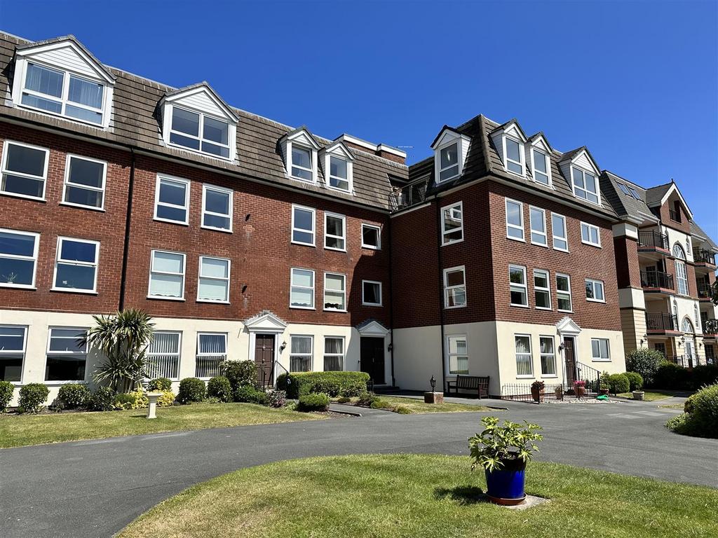 Glengarry, East Beach, Lytham 3 bed apartment for sale £499,950
