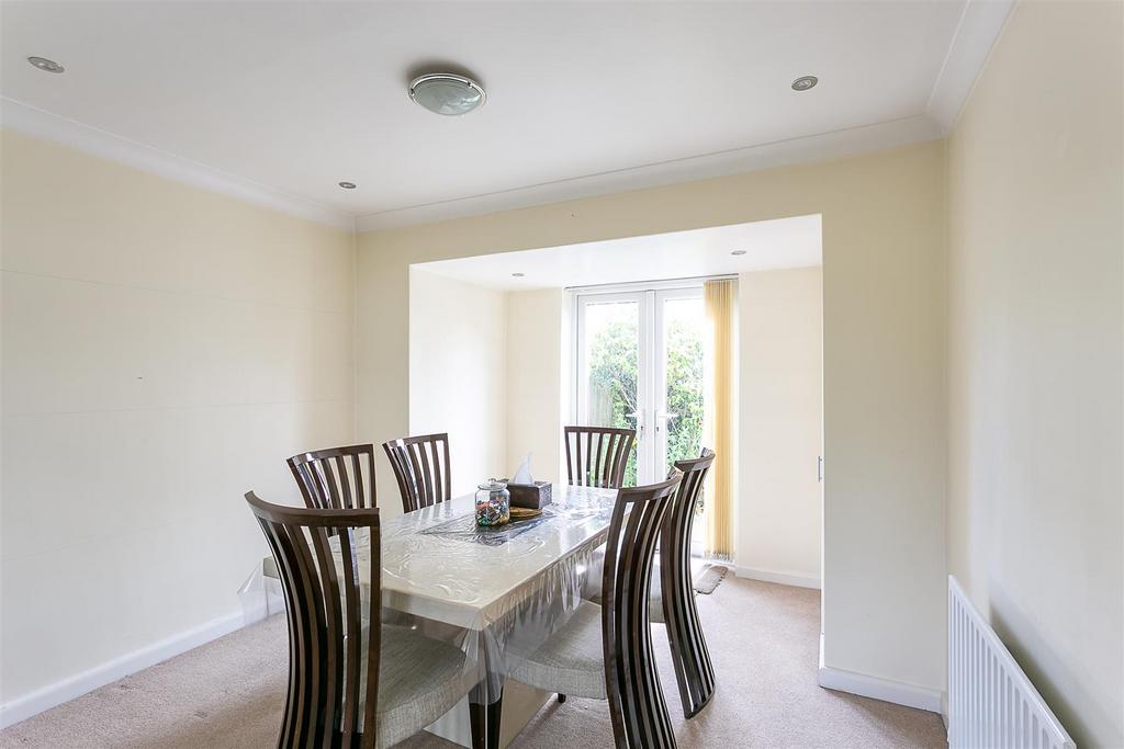 Montagu Avenue, Gosforth, Newcastle... 3 bed semidetached house £