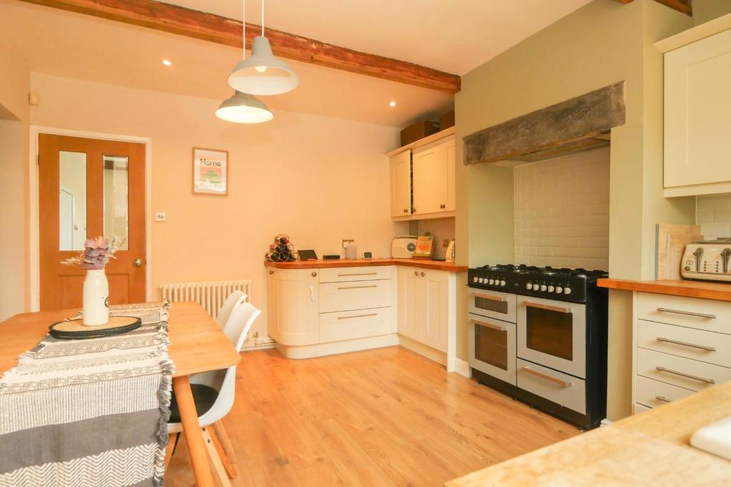 Fartown, Pudsey, LS28 8NH 3 bed terraced house for sale £250,000