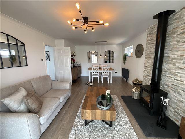 Living room/dining room