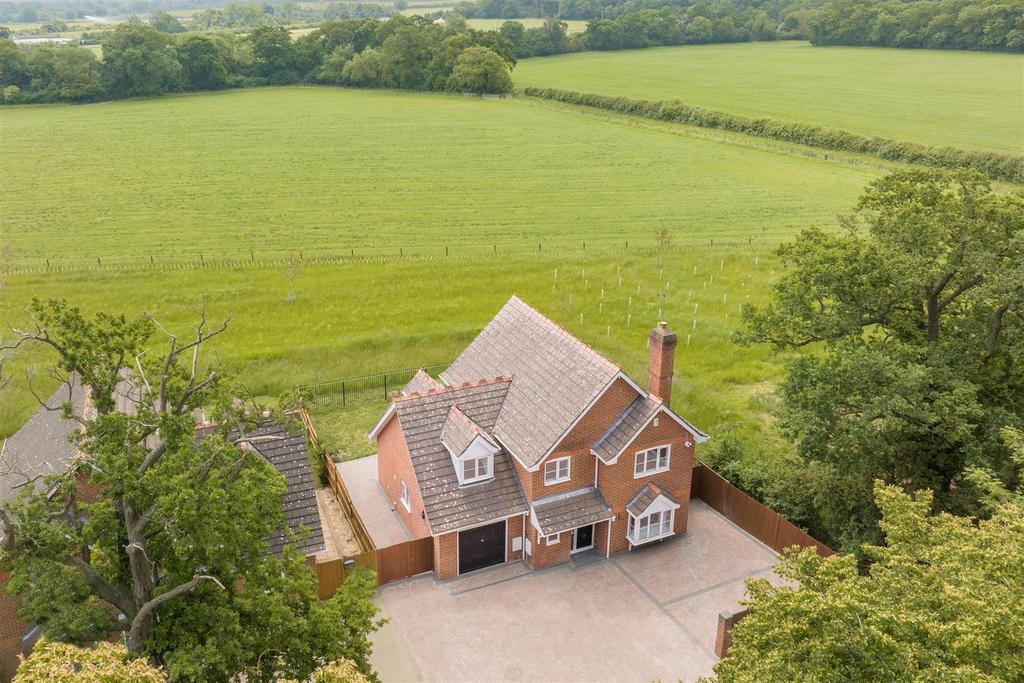 Winkfield Road, Windsor 4 bed detached house £1,000,000