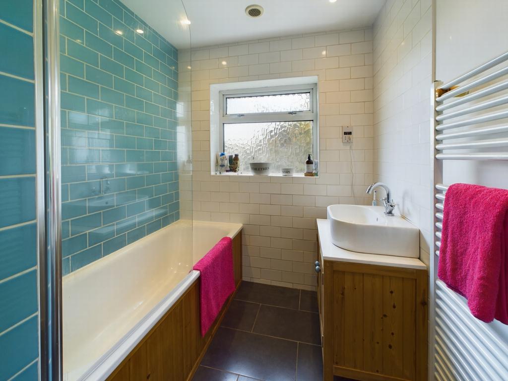 En Suite Bathroom
