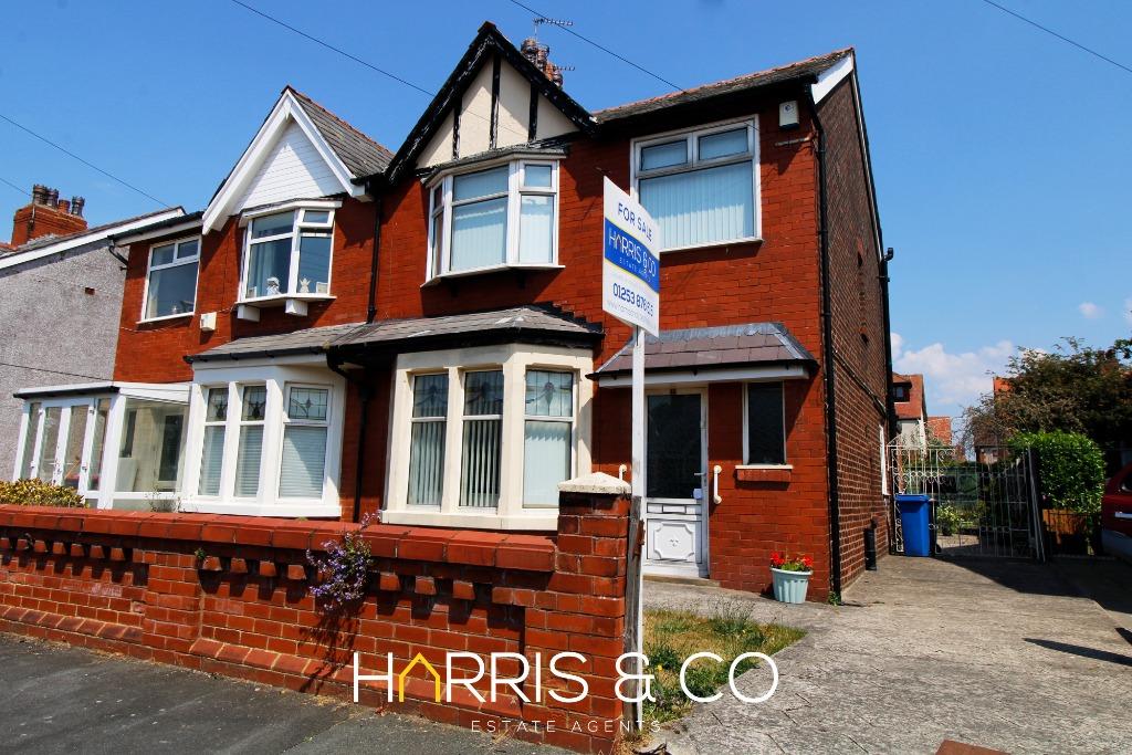 Agnew Road, Fleetwood, FY7 3 bed semidetached house for sale £165,000