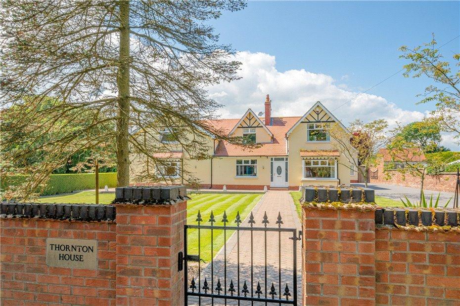 West Avenue, Filey, North Yorkshire, YO14 8 bed detached house for sale