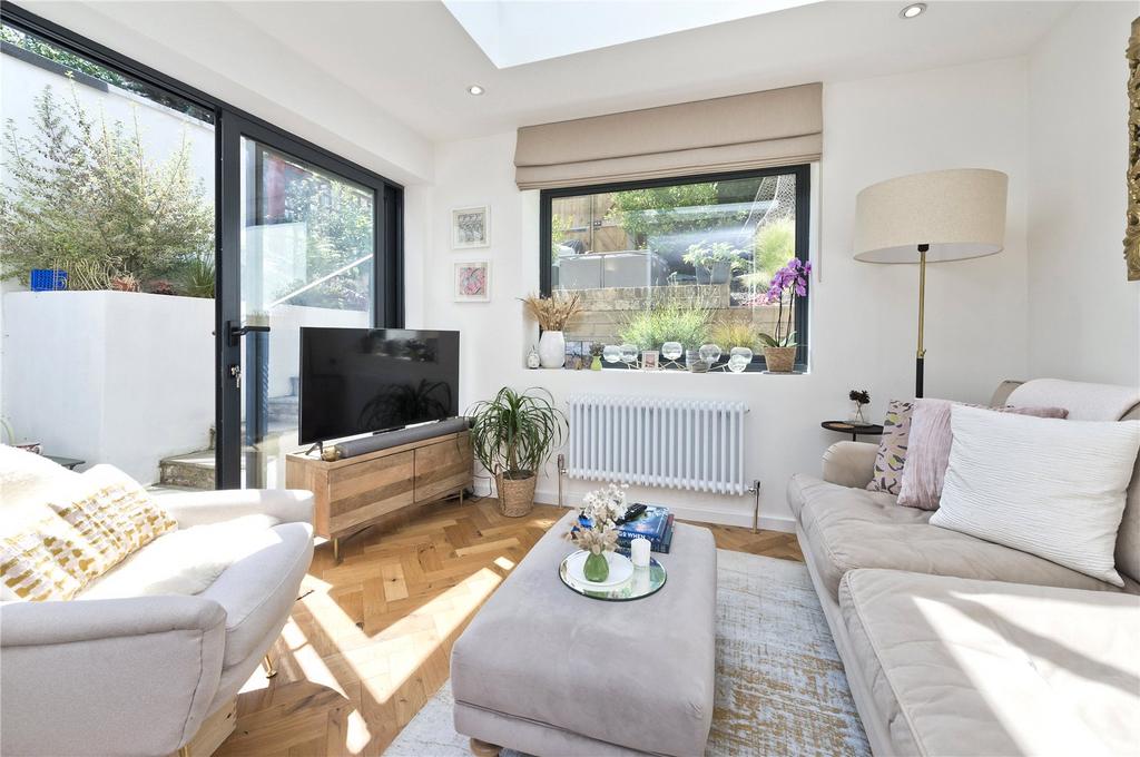 Porten Road, London, W14 2 bed apartment for sale - £650,000