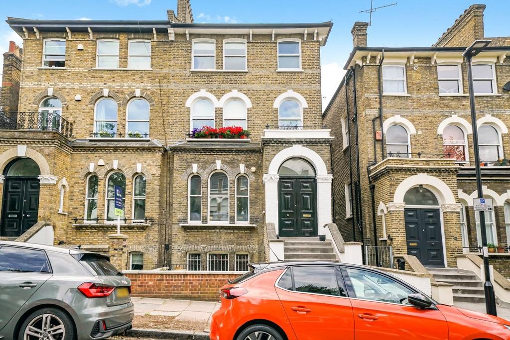Huddleston Road, London, N7 2 bed apartment for sale £700,000