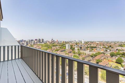 2 bedroom apartment to rent, Seagull Lane, London, E16