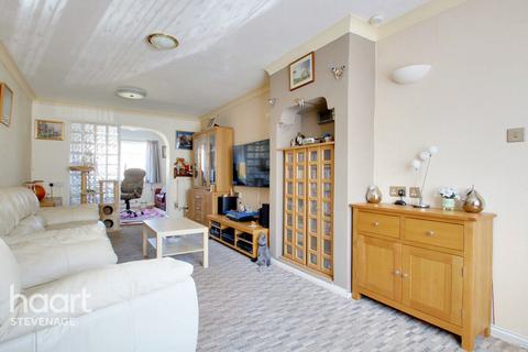 3 Fry Road, Stevenage, SG2 0QG
