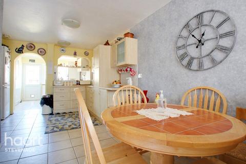 3 Fry Road, Stevenage, SG2 0QG