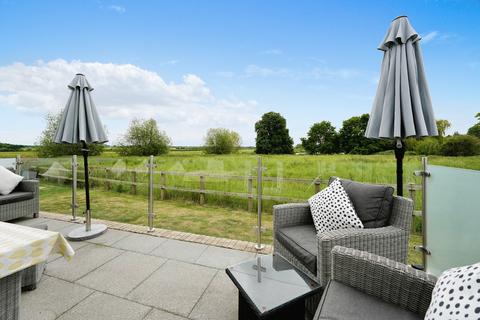 2 bedroom park home for sale, Cotswold Grange Country Park, Tewkesbury, Gloucestershire, GL20