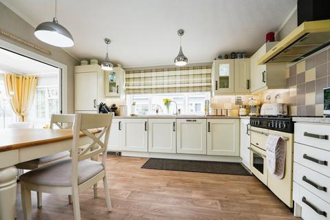 2 bedroom park home for sale, Tewkesbury, Gloucestershire, GL20