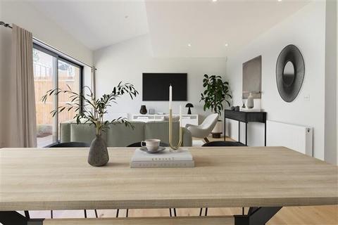 5 Woodrow, London, SE18 5DG
