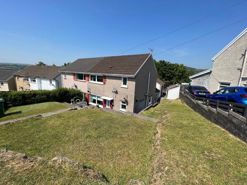 Winslade Avenue Tonyrefail Tonyrefail 3 bed semidetached house for