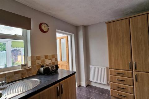 2 bedroom semi-detached house to rent, Ennerdale Close, Winsford