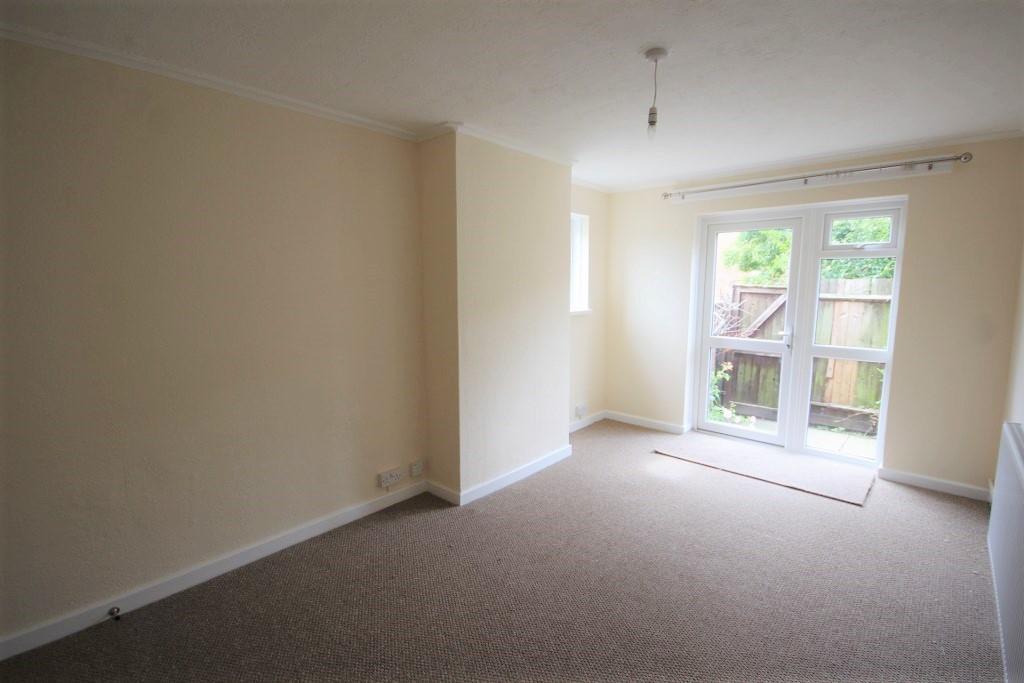 South Oval, Kings Heath, Northampton... 1 bed flat £650 pcm (£150 pw)