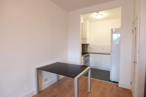 5 bedroom flat to rent, Hornsey Road, Islington, N19