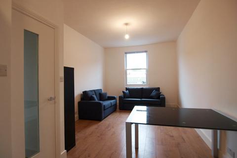 5 bedroom flat to rent, Hornsey Road, Islington, N19