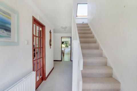 Dunderave Tullibardine Crescent, Auchterarder, PH3 1LY