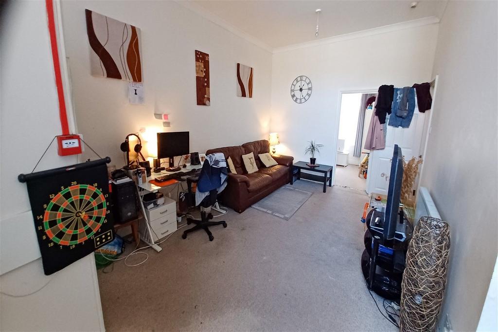 Torquay Road, Paignton, TQ3 2ER 2 bed ground floor flat for sale £180,000