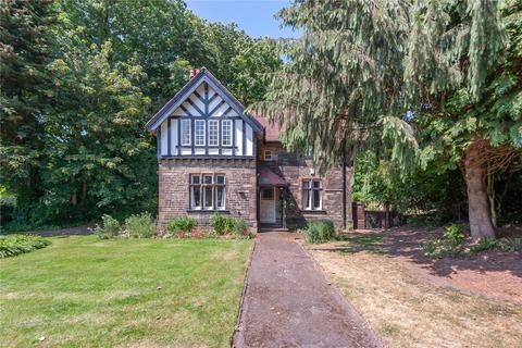 2 bedroom detached house for sale, Boothroyd Lane, Dewsbury, West Yorkshire, WF13