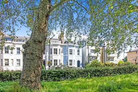 3b Downs Road, London, E5 8QJ