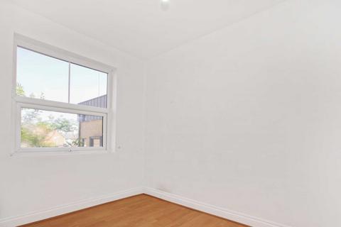 3b Downs Road, London, E5 8QJ