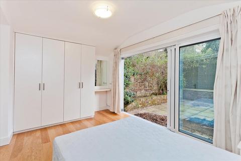 94e The Grove, Ealing, London, W5 3SH