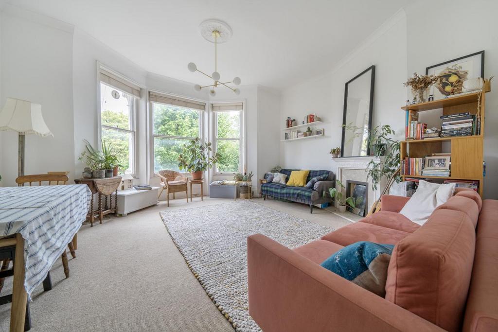 Wickham Road, Brockley 2 bed flat for sale £475,000