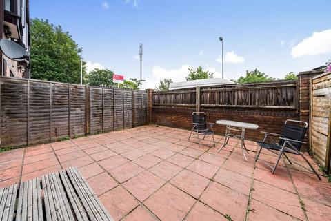2a Albany Mews, London, SE5 0DQ
