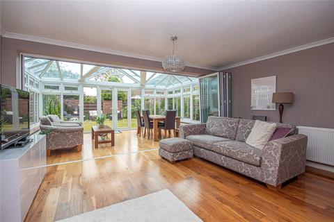 4 bedroom link detached house for sale, Stirling Way, Welwyn Garden City, Hertfordshire