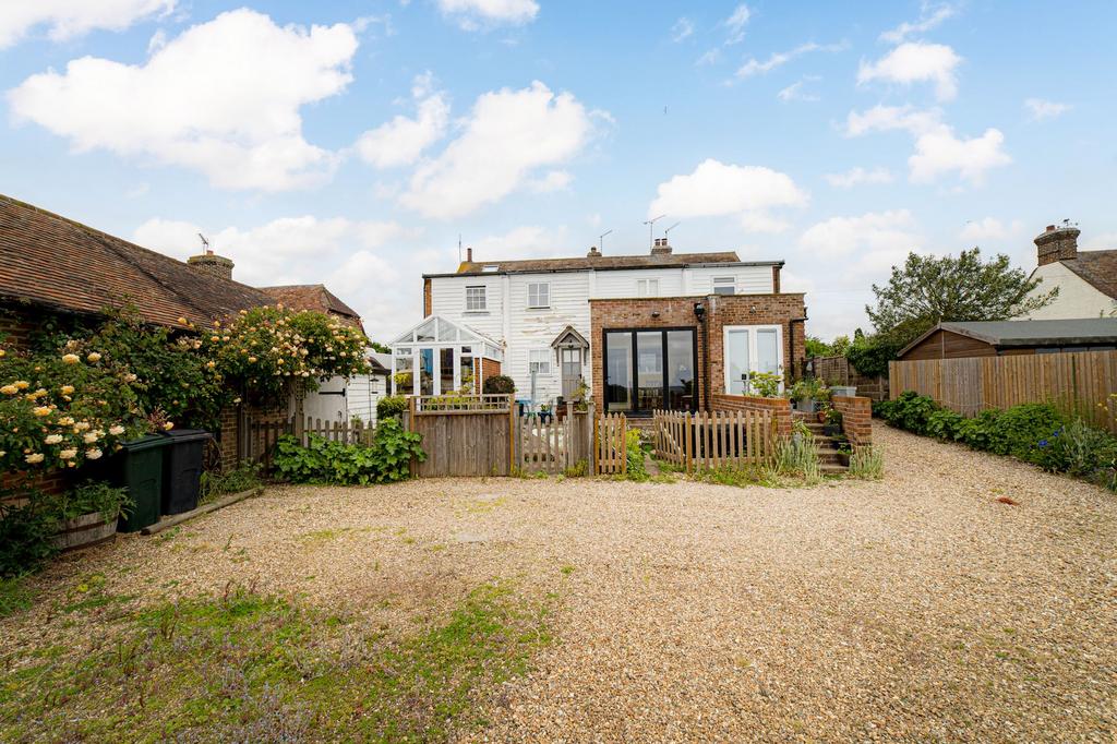 The Lees, Boughton Lees, TN25 2 bed cottage for sale £325,000