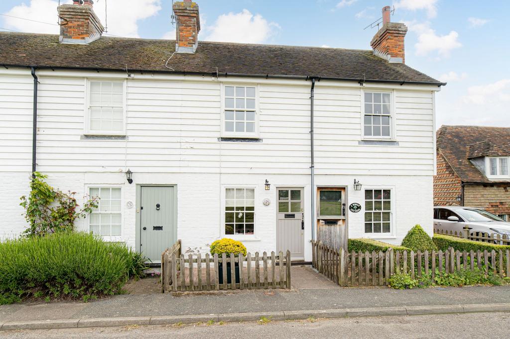 The Lees, Boughton Lees, TN25 2 bed cottage for sale £325,000