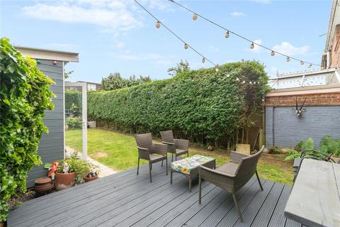 16 Buckingham Road, Richmond, TW10 7EQ
