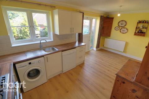 3 bedroom semi-detached house for sale, Chatten Close, Beccles