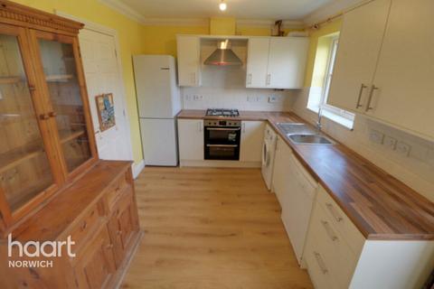 3 bedroom semi-detached house for sale, Chatten Close, Beccles